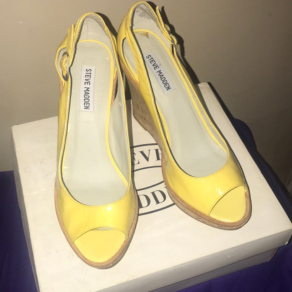 Steve Madden Flirty Wedge Sandal